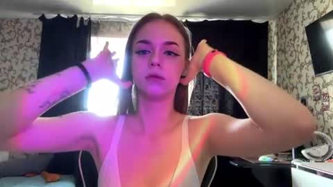Snapshot of ellashenkel chatting on 07-21-26, 09:11 angel online show from 07-21-26, 09:11