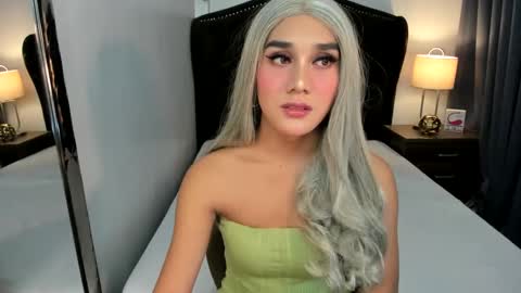 Snapshot of ellats_18 chatting on 12-03-24, 02:38 Sophia online show from 12-03-24, 02:38