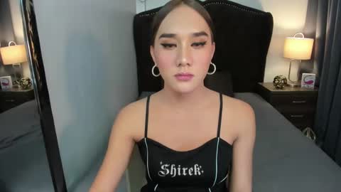 Snapshot of ellats_18 chatting on 12-22-24, 04:06 Sophia online show from 12-22-24, 04:06