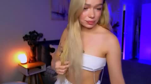 Snapshot of ellatwox chatting on 03-09-26, 06:06 Ella online show from 03-09-26, 06:06