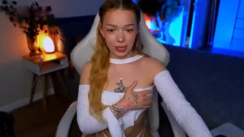 Ella online show from 06-09-26, 06:03