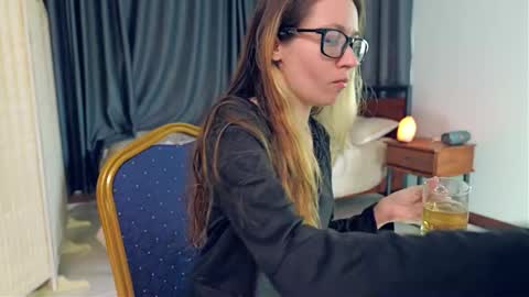 Snapshot of ellcrys chatting on 03-10-26, 01:43 im Elsa lets go Subscribe to my OF and Youtube -35 online show from 03-10-26, 01:43