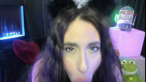 ELLE online show from 02-14-25, 10:14