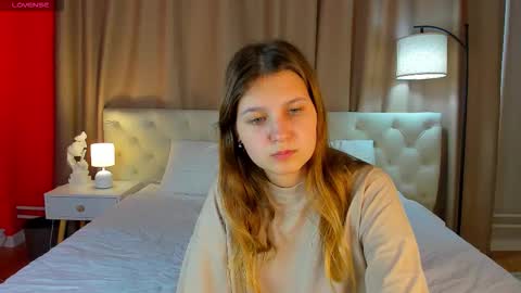 Snapshot of elle_ellise chatting on 09-21-25, 07:54 elle_ellise online show from 09-21-25, 07:54