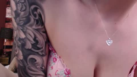 Elle online show from 02-13-26, 04:52