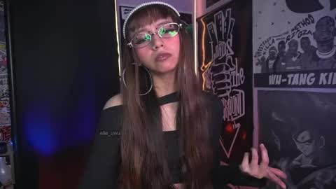 Snapshot of elle_uwu chatting on 05-02-26, 03:17 follow me on instagram . online show from 05-02-26, 03:17