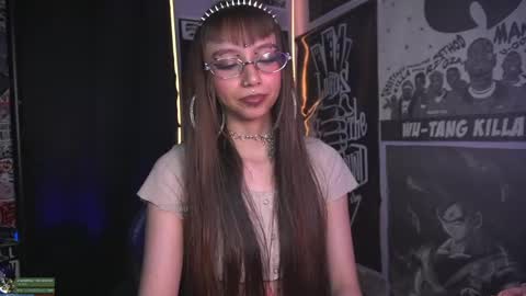Snapshot of elle_uwu chatting on 05-21-26, 10:50 follow me on instagram . online show from 05-21-26, 10:50