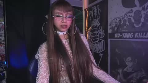 Snapshot of elle_uwu chatting on 05-22-26, 07:41 follow me on instagram . online show from 05-22-26, 07:41