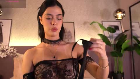 Snapshot of ellediane chatting on 12-22-25, 12:29 Elle Diane online show from 12-22-25, 12:29