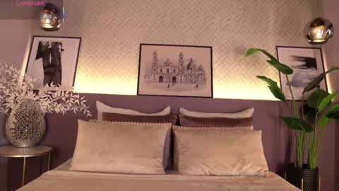 Snapshot of ellediane chatting on 01-12-26, 12:16 Elle Diane online show from 01-12-26, 12:16