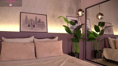 Snapshot of ellediane chatting on 01-15-26, 10:13 Elle Diane online show from 01-15-26, 10:13