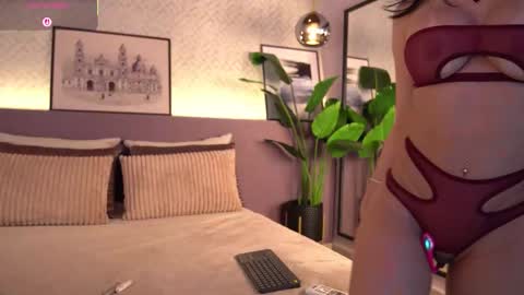 Snapshot of ellediane chatting on 03-09-26, 12:25 Elle Diane online show from 03-09-26, 12:25