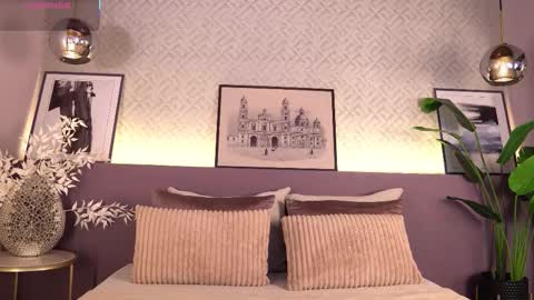 Snapshot of ellediane chatting on 03-09-26, 10:25 Elle Diane online show from 03-09-26, 10:25