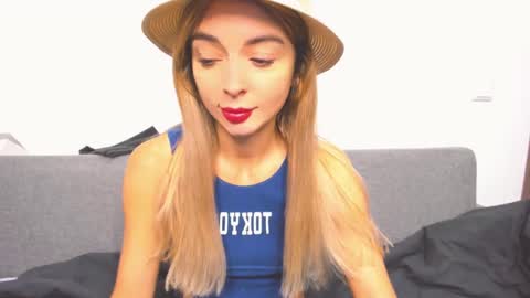 ellen_flow online show from 12-05-24, 05:48