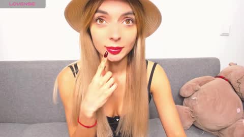 ellen_flow online show from 12-11-24, 11:43