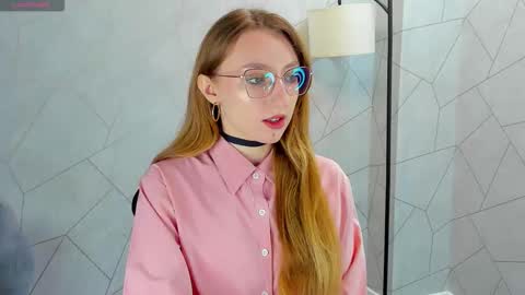Snapshot of ellen_marshall chatting on 10-03-25, 01:46 Ellen online show from 10-03-25, 01:46