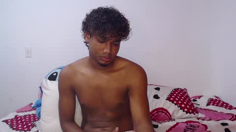 Snapshot of ellie_andy19 chatting on 01-09-25, 06:59 kev  dani online show from 01-09-25, 06:59