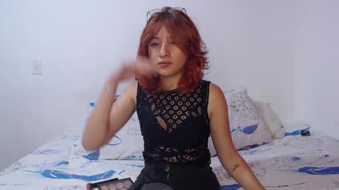 Snapshot of ellie_andy19 chatting on 02-03-25, 03:42 kev  dani online show from 02-03-25, 03:42