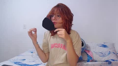 Snapshot of ellie_andy19 chatting on 02-05-25, 04:27 kev  dani online show from 02-05-25, 04:27