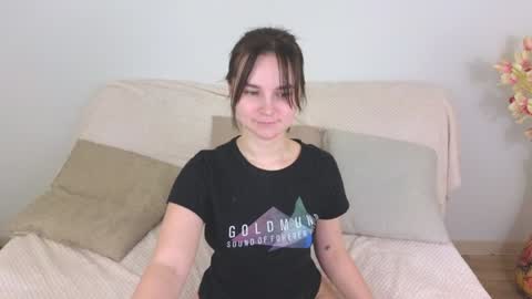 Snapshot of ellie_babyy chatting on 01-23-25, 06:03 Ellie online show from 01-23-25, 06:03