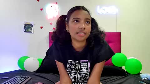 ellie_cute7 online show from 04-11-26, 07:18