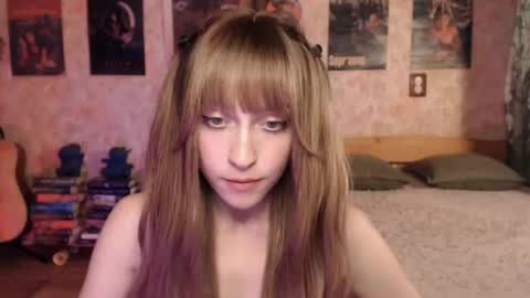 ellie_friendly online show from 06-15-26, 02:30