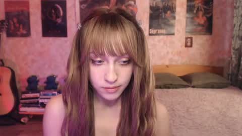 ellie_friendly online show from 08-04-26, 01:20