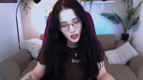 Snapshot of ellie_magic chatting on 03-04-25, 01:17 ellie_magic online show from 03-04-25, 01:17