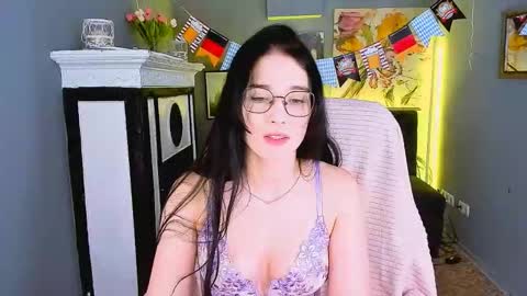 Snapshot of ellie_magic chatting on 09-17-25, 11:56 ellie_magic online show from 09-17-25, 11:56