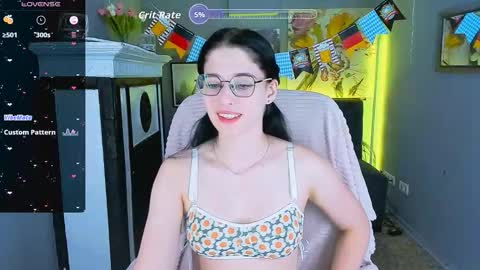 Snapshot of ellie_magic chatting on 09-21-25, 11:56 ellie_magic online show from 09-21-25, 11:56