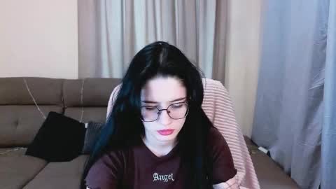 Snapshot of ellie_magic chatting on 03-13-26, 02:01 ellie_magic online show from 03-13-26, 02:01