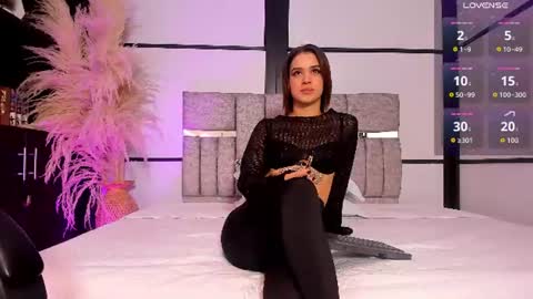 Snapshot of elliecarter_ chatting on 07-27-26, 04:19 elliecarter_ online show from 07-27-26, 04:19