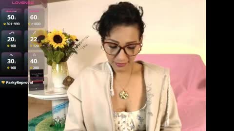 Snapshot of elliee1 chatting on 02-18-25, 04:16 elliee1 online show from 02-18-25, 04:16