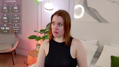 Snapshot of elliegarson__ chatting on 06-04-26, 05:19 elliegarson__ online show from 06-04-26, 05:19