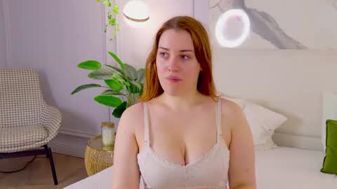 elliegarson__ online show from 07-31-26, 06:07