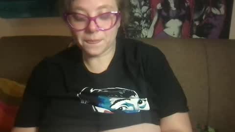 Ellie Louise online show from 12-04-25, 09:34