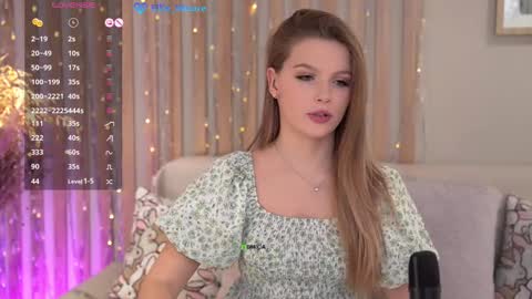 Snapshot of elliemoore_ chatting on 02-10-25, 12:08 Ellie Moore online show from 02-10-25, 12:08