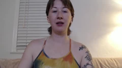 Snapshot of ellierowyn chatting on 10-08-25, 02:53 Ellie Rowyn online show from 10-08-25, 02:53