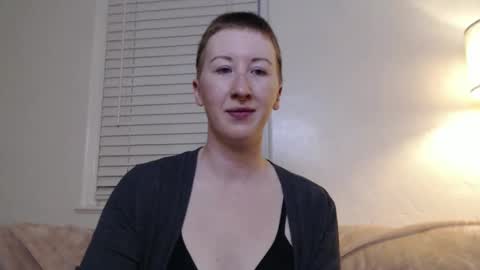 Snapshot of ellierowyn chatting on 11-20-25, 02:23 Ellie Rowyn online show from 11-20-25, 02:23