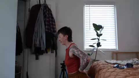 Snapshot of ellierowyn chatting on 02-24-26, 08:18 Ellie Rowyn online show from 02-24-26, 08:18