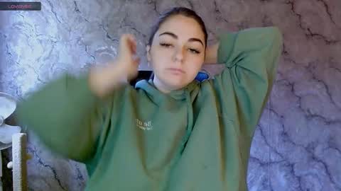 Ellie online show from 09-26-25, 04:38