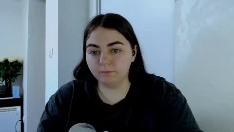 Ellie online show from 04-24-26, 05:43