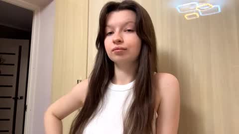 Snapshot of ellieschuffert chatting on 12-23-25, 03:48 Ellie online show from 12-23-25, 03:48