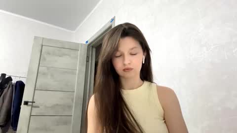 Snapshot of ellieschuffert chatting on 01-18-26, 01:37 Ellie online show from 01-18-26, 01:37