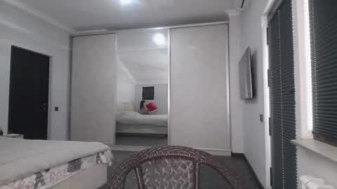 Snapshot of elliesoft chatting on 12-22-25, 07:05 elliesoft online show from 12-22-25, 07:05