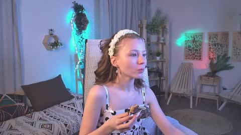 Elli online show from 04-08-26, 06:24