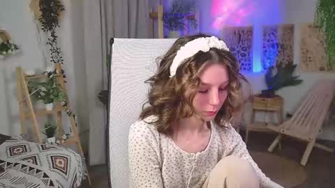 Elli online show from 04-13-26, 06:08