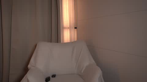 Snapshot of ellinrose chatting on 03-10-25, 08:01 Caroline-ellin online show from 03-10-25, 08:01