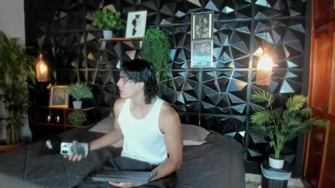 Snapshot of elliot_colton chatting on 11-06-25, 10:10 Elloit Colton online show from 11-06-25, 10:10