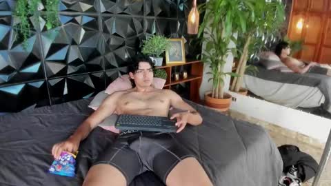 Elloit Colton online show from 11-10-25, 08:52